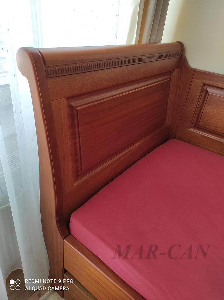 Posteľ detail záhlavie